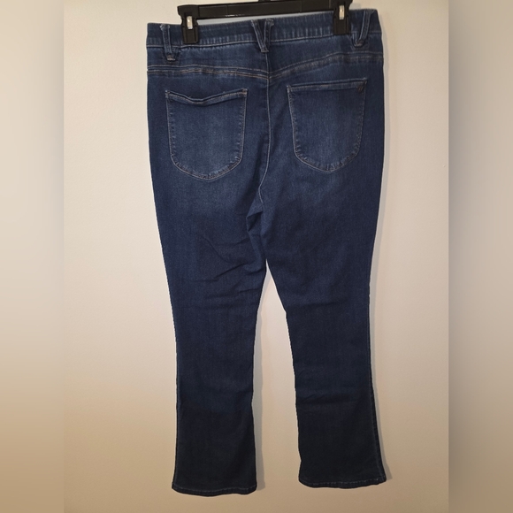 Classic Blue Women's Jeans - Picture 3 of 4